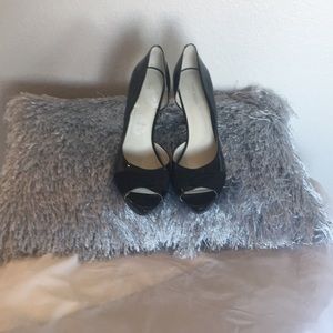 Black heels by Ninewest